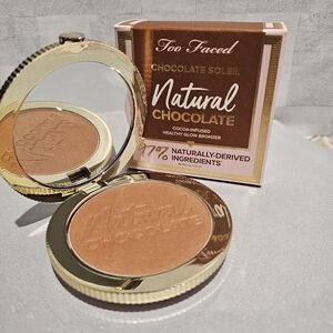 Too Faced Chocolate Soleil Natural Chocolate Healthy Glow Bronzer CARAMEL COCOA